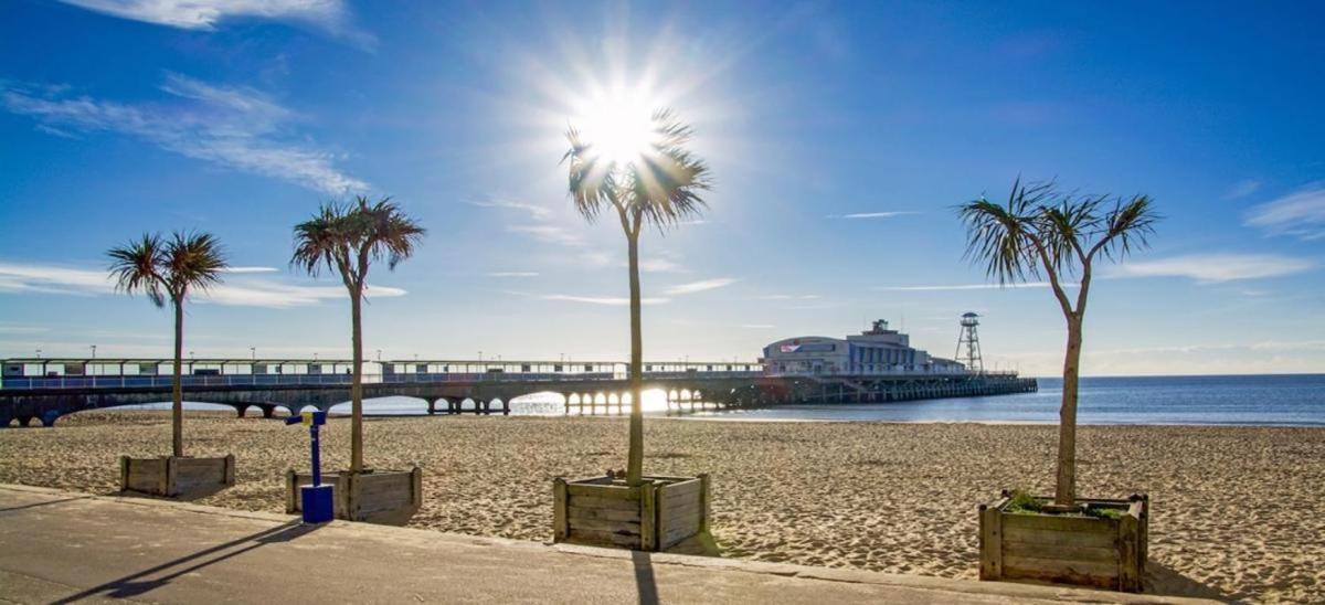 Top Floor Sandbanks Apartment With Free Parking Just Minutes From The Beach And Bars Canford Cliffs Exterior foto