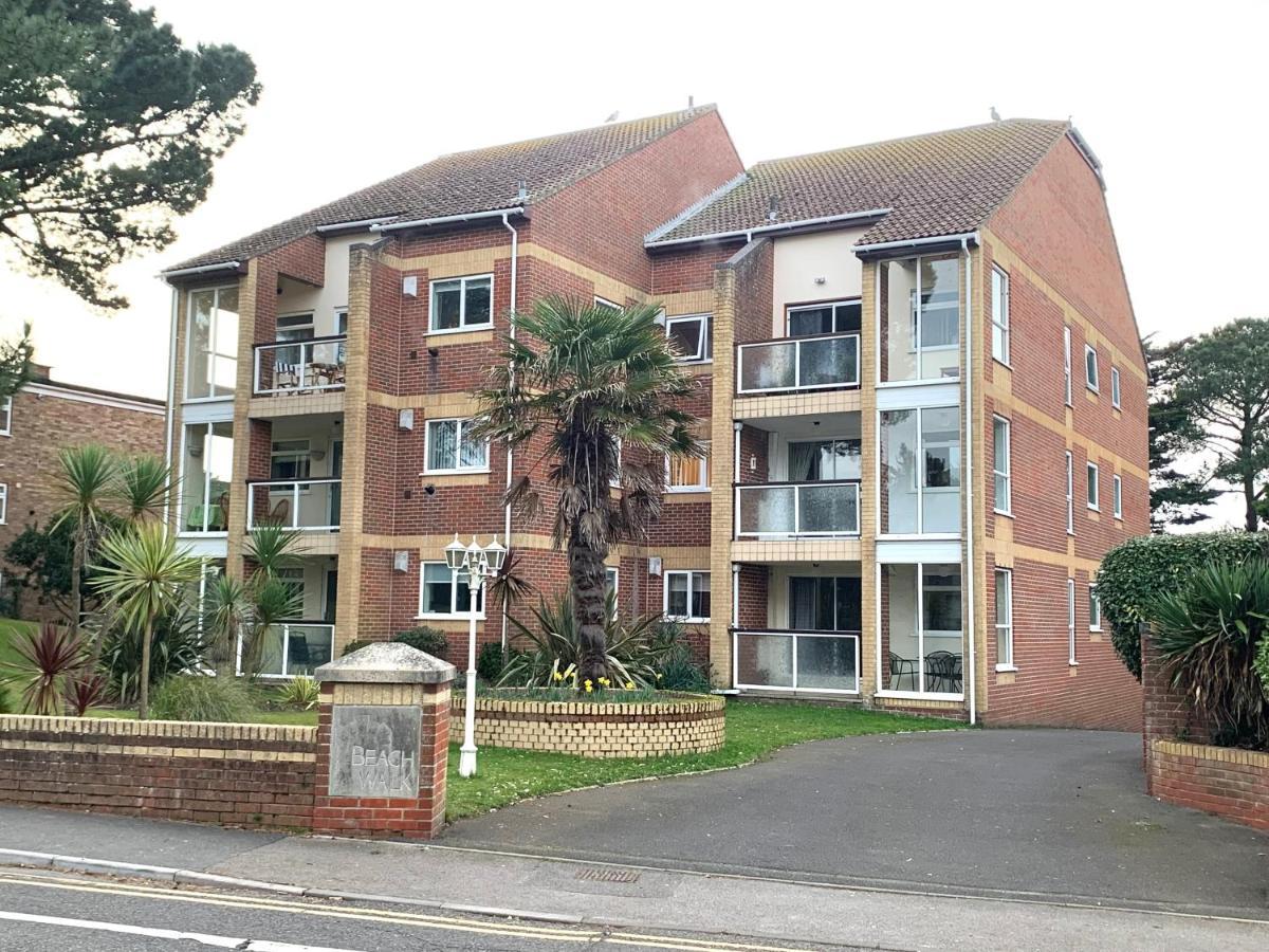 Top Floor Sandbanks Apartment With Free Parking Just Minutes From The Beach And Bars Canford Cliffs Exterior foto