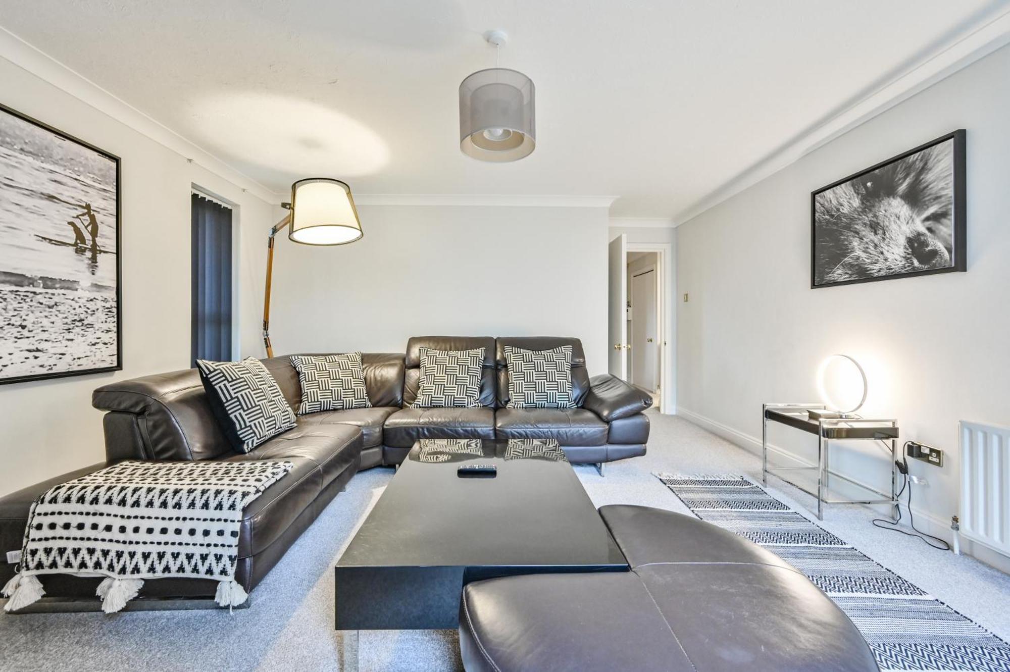 Top Floor Sandbanks Apartment With Free Parking Just Minutes From The Beach And Bars Canford Cliffs Exterior foto