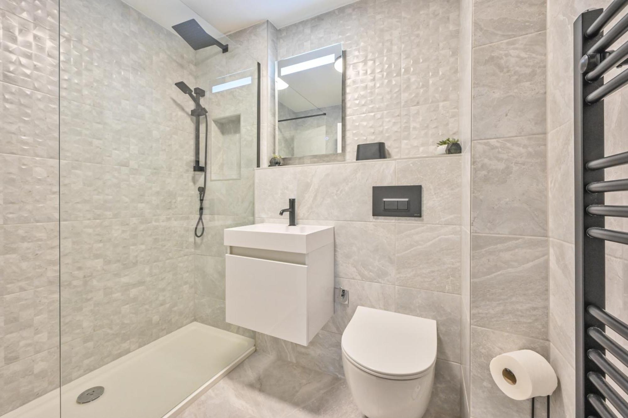 Top Floor Sandbanks Apartment With Free Parking Just Minutes From The Beach And Bars Canford Cliffs Exterior foto
