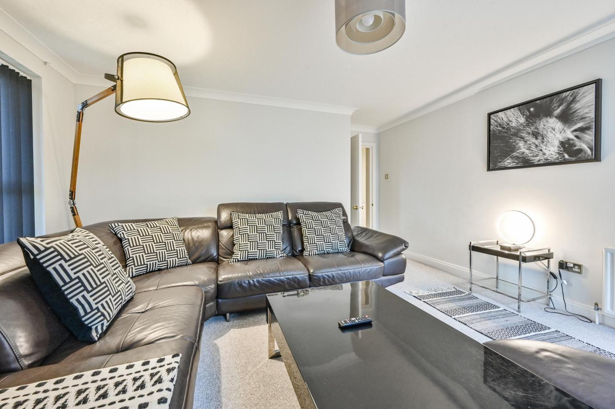 Top Floor Sandbanks Apartment With Free Parking Just Minutes From The Beach And Bars Canford Cliffs Exterior foto